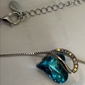 20 inch box chain with an aqua colour heart